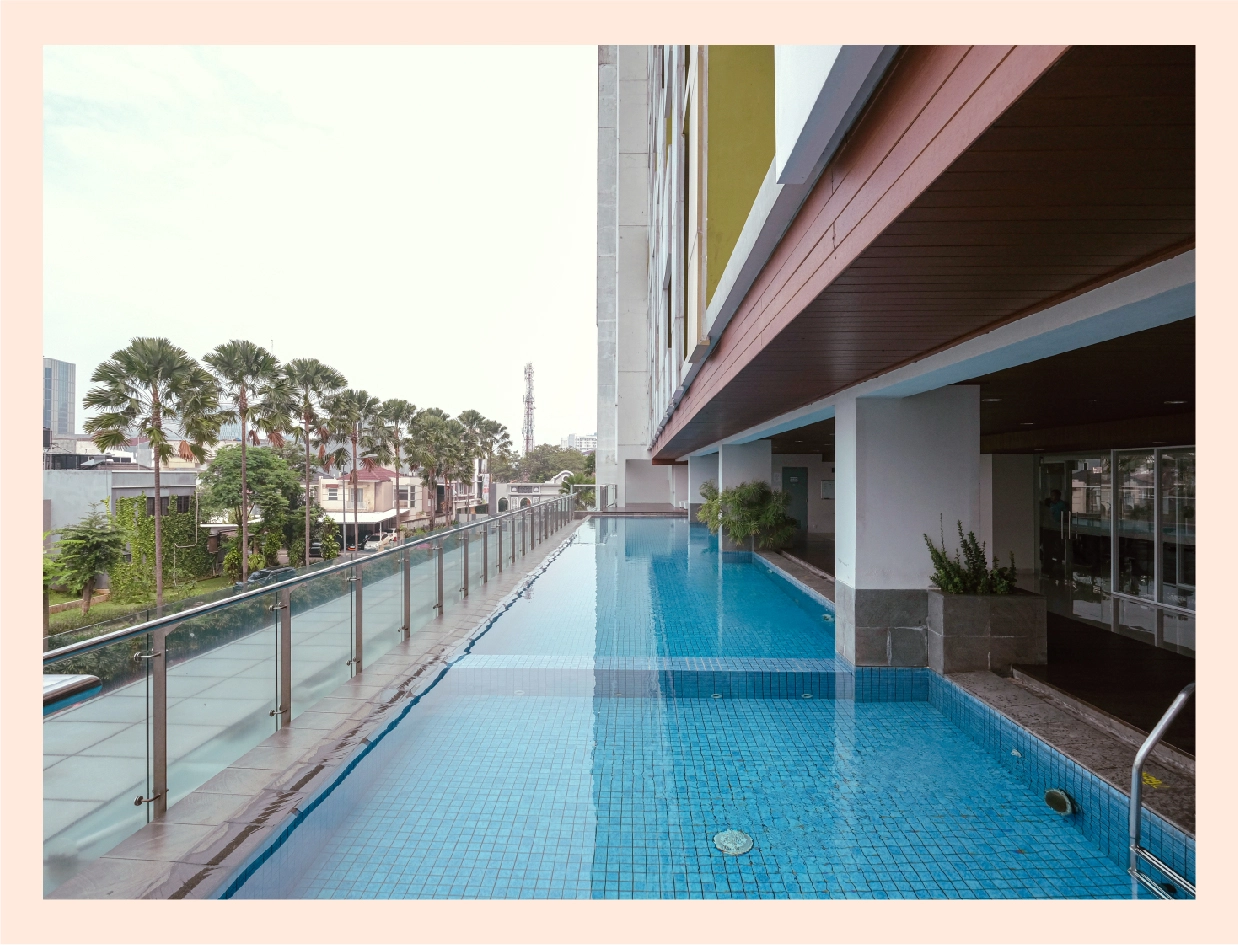 Kolam renang di Apartemen Beverly